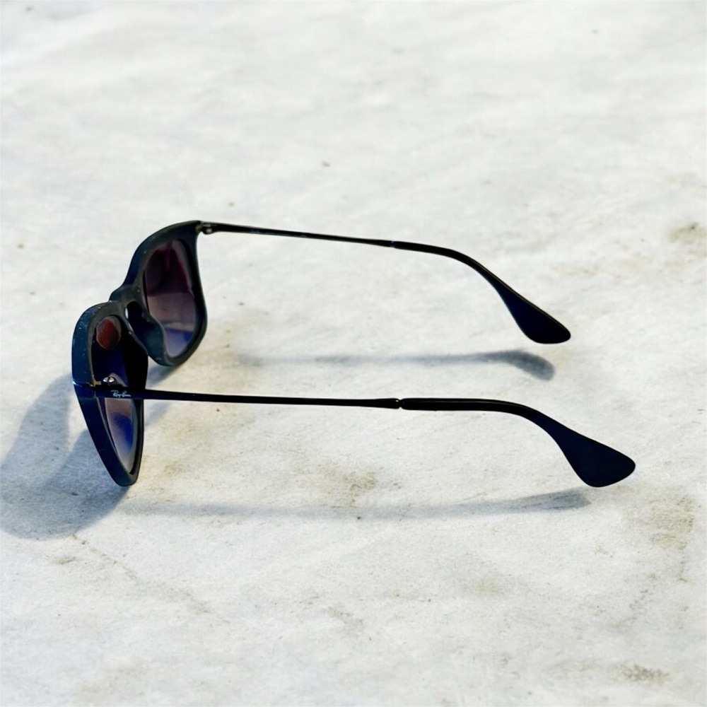 Ray-Ban Matte Black Sunglasses RB 4221 Rubber Unisex Gray Gradient Lenses w/case - Picture 5 of 10